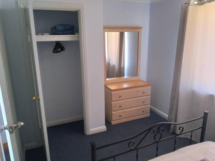 Cosy 2 Bedroom Unit In A Secure Gated Complex Kalgoorlie Exteriör bild